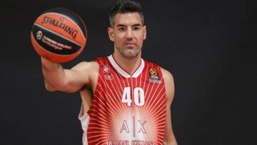 Luis Scola deja su club y su futuro es una incógnita