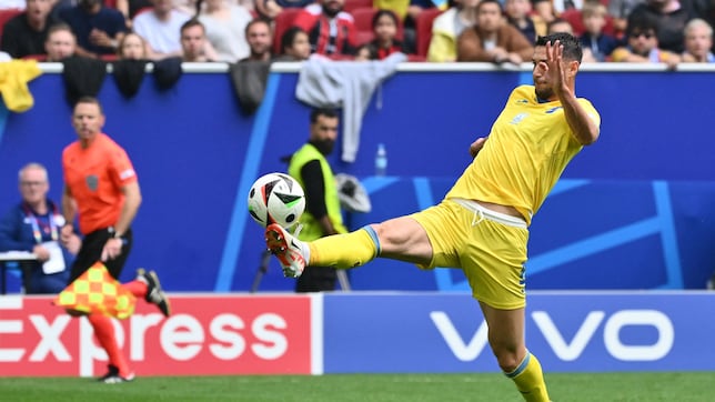 Yaremchuk ‘pinchó' el balón, a Eslovaquia... y a Bélgica