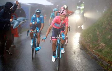 Giulio Ciccone del Trek-Segafredo fue el ganador de la etapa entre Lovere y Ponte di Legno. Richard Carapaz se mantiene como líder de la general.