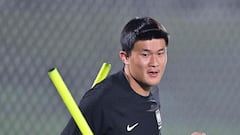 South Korea's defender Kim Min-jae takes part in a training session at Al Egla Training Site 5 in Doha on November 17, 2022, ahead of the Qatar 2022 World Cup football tournament. (Photo by Jung Yeon-je / AFP)