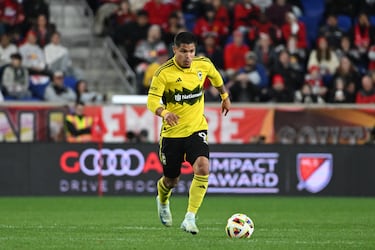 El delantero colombiano estaría en carpeta de Botafogo, actual campeón de la Copa Libertadores y del Brasileirao, para el presente mercado de fichajes. De concretarse la operación, Cucho Hernández regresaría al fútbol sudamericano tras ocho años, cuando era jugador de América de Cali, equipo en el que disputó 21 partidos y marcó cuatro goles.