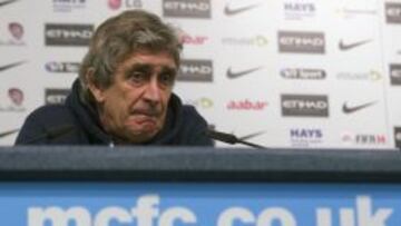 Manuel Pellegrini, t&eacute;cnico del Manchester City, en rueda de prensa.