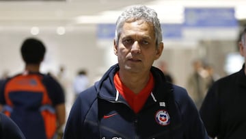 Llegada del entrenador de la seleccion chilena a Sapporo.