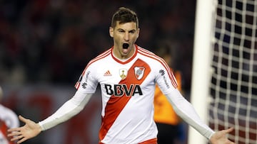 Lucas Alario celebra el tanto del empate ante Guaran&iacute; y que dio el pase a River Plate a los cuartos de final de Copa Libertadores