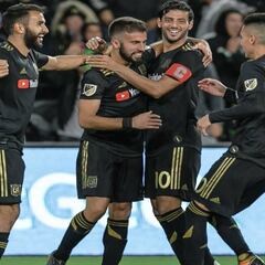 Carlos Vela y LAFC vencen a Kansas City de último minuto