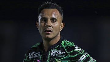 Luis Montes y Elías Hernánandez, cerca del Puebla