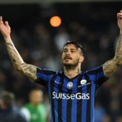 Mauricio Pinilla sufre lesión a la rodilla y volverá recién en 2016