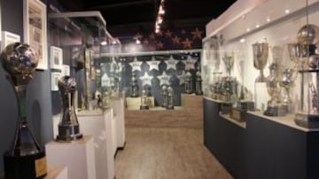 En 69 años de historia, Millonarios ha ganado 14 títulos de liga, 7 subtítulos, un título y un subtítulo de la Copa Mundial de Clubes, tres copa Colombia, una copa Simón Bolívar y un título internacional como lo fue la última edición de la Copa Merconorte.