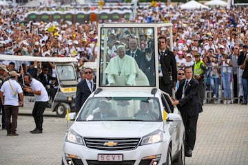 El Papa Francisco recorrió Bogotá, Villavicencio, Medellín y Cartagena con su mensaje de paz y reconciliación. Una visita emotiva para practicantes y no creyentes.