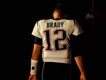 Tom Brady sigue siendo el jugador m&aacute;s lucrativo de la NFL. Adem&aacute;s, los j&oacute;venes quarterbacks de la liga comienzan a hacer el relevo generacional.