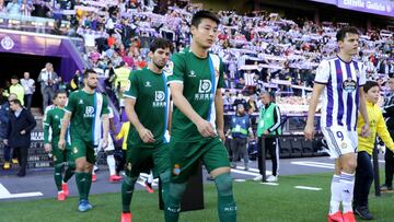 VALLADOLID, SPAIN - FEBRUARY 23: Wu Lei of RCD Espanyol walks onto the pitch prior to the La Liga match between Real Valladolid CF and RCD Espanyol at Jose Zorrilla on February 23, 2020 in Valladolid, Spain. (Photo by Angel Martinez/Getty Images)