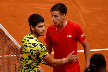 Alcaraz se saluda con Marozsan en el Masters 1.000 de Roma de 2023.