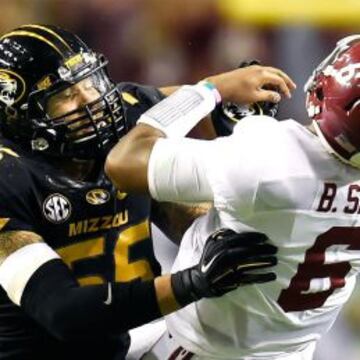 Shane Ray, expulsado en el partido de Missouri contra Alabama por golpear en la cabeza a Blake Simms.