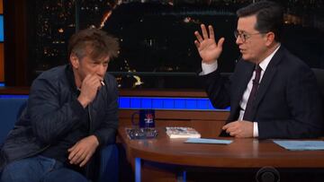 Sean Penn acude drogado a la televisión durante su entrevista con Stephen Colbert.