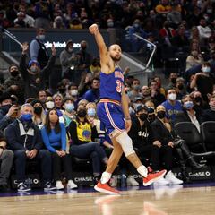 Why Steph Curry is on a rolling three-point record