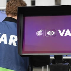 Macro charla arbitral tras las polémicas del VAR