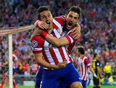 Está llamado a batir muchos récords en el Atlético. Ha jugado 471 encuentros de rojiblanco y ha sido el primero en llegar a la centena en Europa (lleva 101), donde ha marcado ocho goles. Dos están en el recuerdo. El 1-0 al Barça en un abarrotado Calderón en los cuartos de final de la Champions 2013-14. Ese gol eliminó al equipo de Messi. Y el que marcó el 15 de agosto de 2018 en Tallin para ganar la Supercopa de Europa ante el Real Madrid (2-4). Koke debutó en Europa el 25 de agosto de 2011 en Europa League frente al Vitória Guimaraes, con triunfo por 0-4. Koke ha ganado siete títulos, entre ellos dos Europa League y dos Supercopas de Europa. Ha vivido los grandes éxitos y también decepciones (derrotas en las finales de Champions) de la etapa de Simeone.