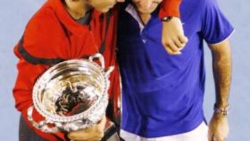 <b>EL MÁS GRANDE.</b> Rafa Nadal volvió a demostrar su humildad y grandiosidad humana al acordarse de un hundido Roger Federer que lloraba desconsolado tras caer en la final del Abierto de Australia.