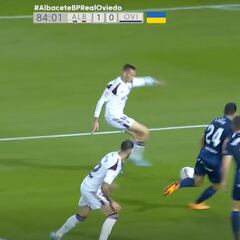 El gol trenzado del Albacete para sentenciar al Oviedo