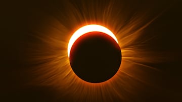 Eclipse solar total de abril 2024: a qué hora es y cómo verlo desde Chile