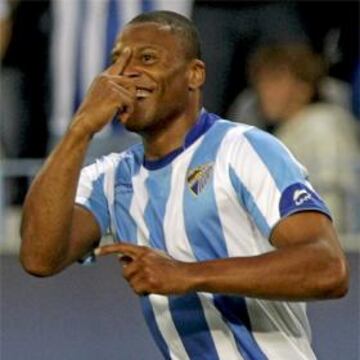 Baptista celebra uno gol contra el Sporting