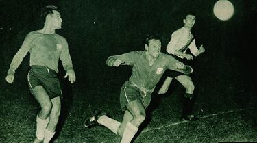 Un himno irreconocible, farra y abucheos: el olvidado único partido de Chile en Italia