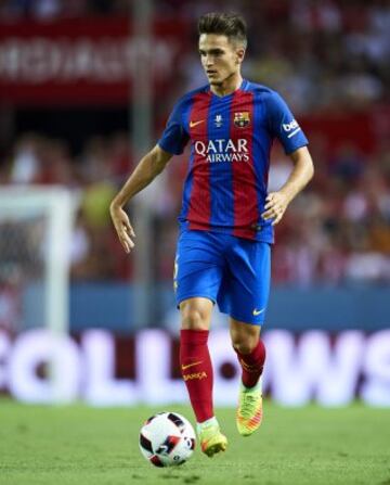 Jugó en el Barcelona entre 2016 y 2019 y en el Sevilla entre 2014 y 2015.