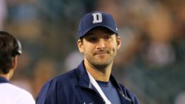 Tony Romo podría regresar a la acción en ocho semanas.