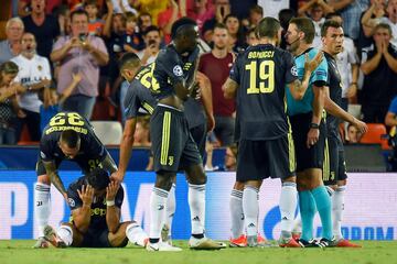 La desolación de Cristiano Ronaldo tras ver la tarjeta roja. 