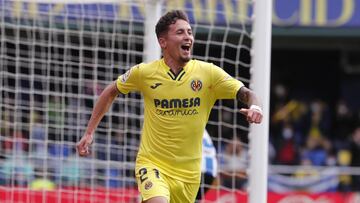 Yeremy Pino celebra uno de sus cuatro goles.