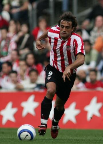 En 1996 se incorpor¨® al filial del Atl¨¦tico de Madrid, ese mismo a?o debuto con el primer equipo. En 1998 fich¨® por el Athletic a finales de mayo, donde permaneci¨® siete temporadas, disputando un total de 260 partidos y convirti¨¦ndose en un referente para el equipo.