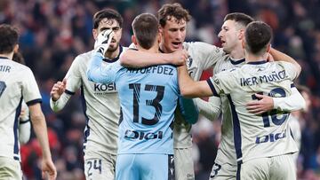 Jugadores de Osasuna celebran el pase a cuartos de Copa.