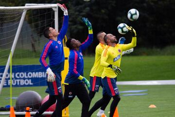 Iván Mauricio Arboleda,Eder Chaux, Aldair Quintana y Diego Novoa entrenan en la sede de la FCF bajo las dirección de Carlos Queiroz.