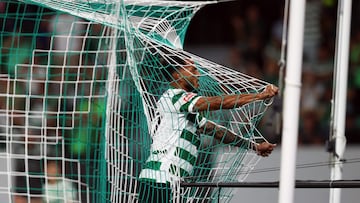 Luis Suárez y los elogios que se lleva de su técnico Rui Borges.