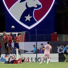 Messi, el mejor cobrador de tiros libres del videojuego EA FC 24