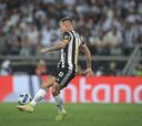 Vargas y Mineiro desaprovechan una chance ante el bicampeón