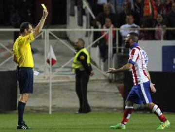 Tarjeta amarilla a Arda Turan 