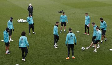 Marcelo reaparece muy activo en el entrenamiento del Madrid