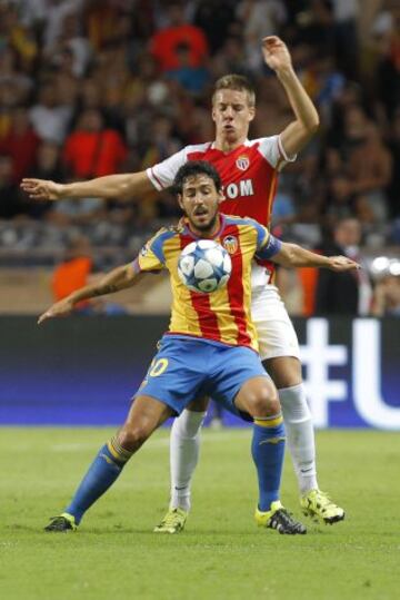 Dani Parejo y Mario Pasalic.