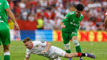 Cardoso derriba a Peque en el derbi.