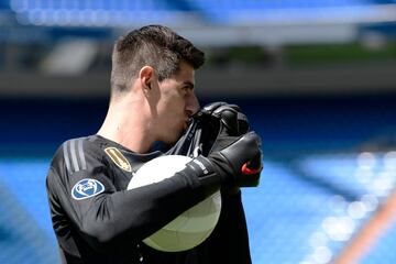 Courtois' presentation at Real Madrid in pictures