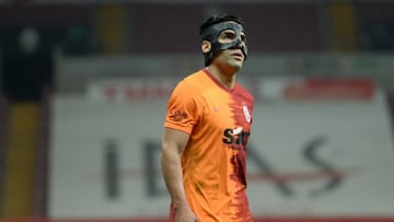 Falcao Garc&iacute;a, delantero de Galatasaray, regres&oacute; tras su fractura facial en la victoria 1-0 ante el Konyaspor. El colombiano estuvo activo en el partido