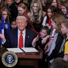 Donald Trump firma decreto que impide a mujeres trans participar en competencias femeninas