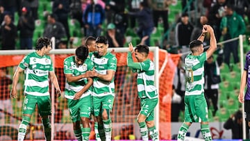 Diego Medina, Ismael Govea of Santos during the game Santos vs Mazatlan FC, corresponding to Play In of the Torneo Apertura 2023 of the Liga BBVA MX, at TSM Corona Stadium, on November 23, 2023. 

<br><br>

Diego Medina, Ismael Govea de Santos durante el partido Santos vs Mazatlan FC, correspondiente al Play In del Torneo Apertura 2023 de la Liga BBVA MX, en el Estadio TSM Corona, el 23 de noviembre de 2023.