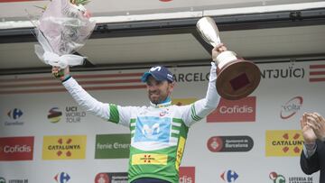 El ciclista español del Movistar Alejandro Valverde celebra su victoria en la clasificación general de la Volta a Catalunya 2018.