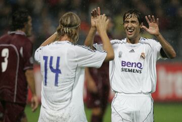 Los dos jugadores madrileños debutaron con Valdano y compartieron vestuario durante 15 años.