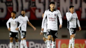 Futbol, Nublense vs Colo Colo.
Octavos de final, Copa Chile 2022.
Los jugadores de Colo Colo se lamentan luego de perder el partido contra Nublense por la ida de los octavos de final de la Copa Chile disputado en el estadio Bicentenario Nelson Oyarzun de Chillan, Chile.
17/08/2022
Andres Pina/Photosport

Football, Nublense vs Colo Colo.
Round of 16, 2022 Copa Chile Championship.
Colo Colo's players react after loosing against Nublense during the round of 16, first leg match, of the Copa Chile Championship held at the Bicentenario Nelson Oyarzun stadium in Chillan, Chile.
17/08/2022
Andres Pina/Photosport