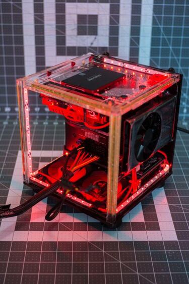 Un PC diseñado como un cubo de Minecraft