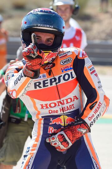 El piloto espa?ol, Marc M芍rquez, celebrando su victoria en el Gran Premio de Arag車n del mundial de Moto GP.