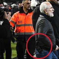 Acusan al presidente del PAOK de intimidar con una pistola al árbitro en pleno partido